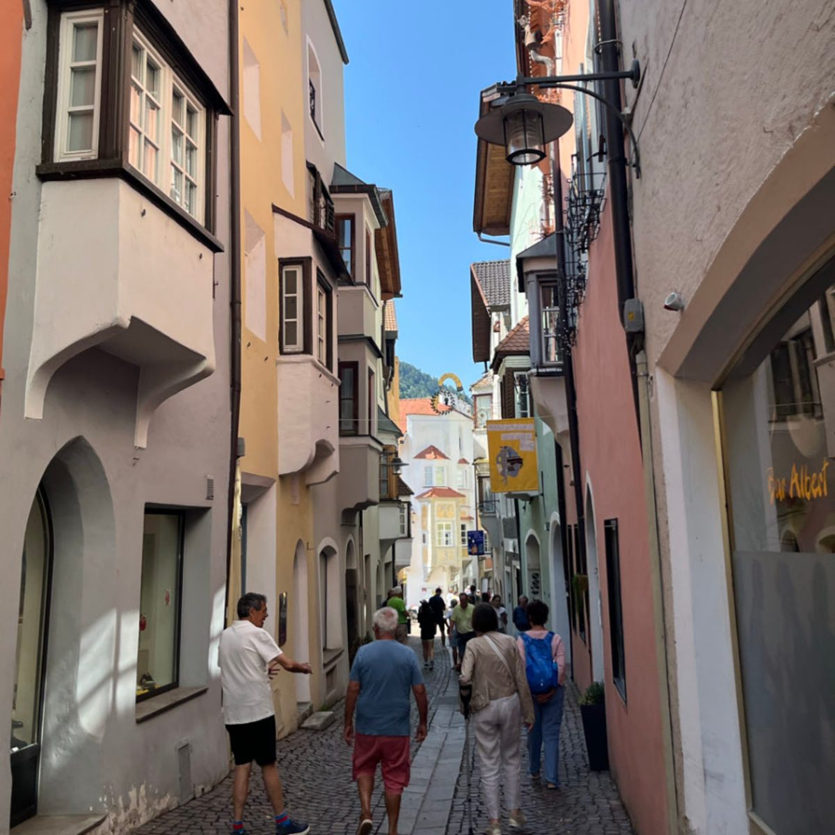 Nearby historic oldtown is only 5-min